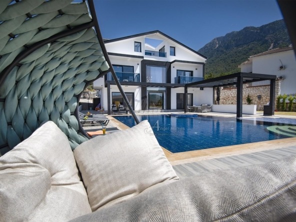 luxury furnished villa in Ovacik