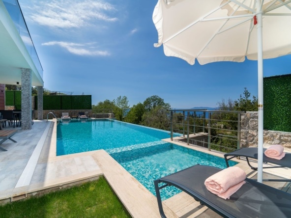 luxury villa in Faralya