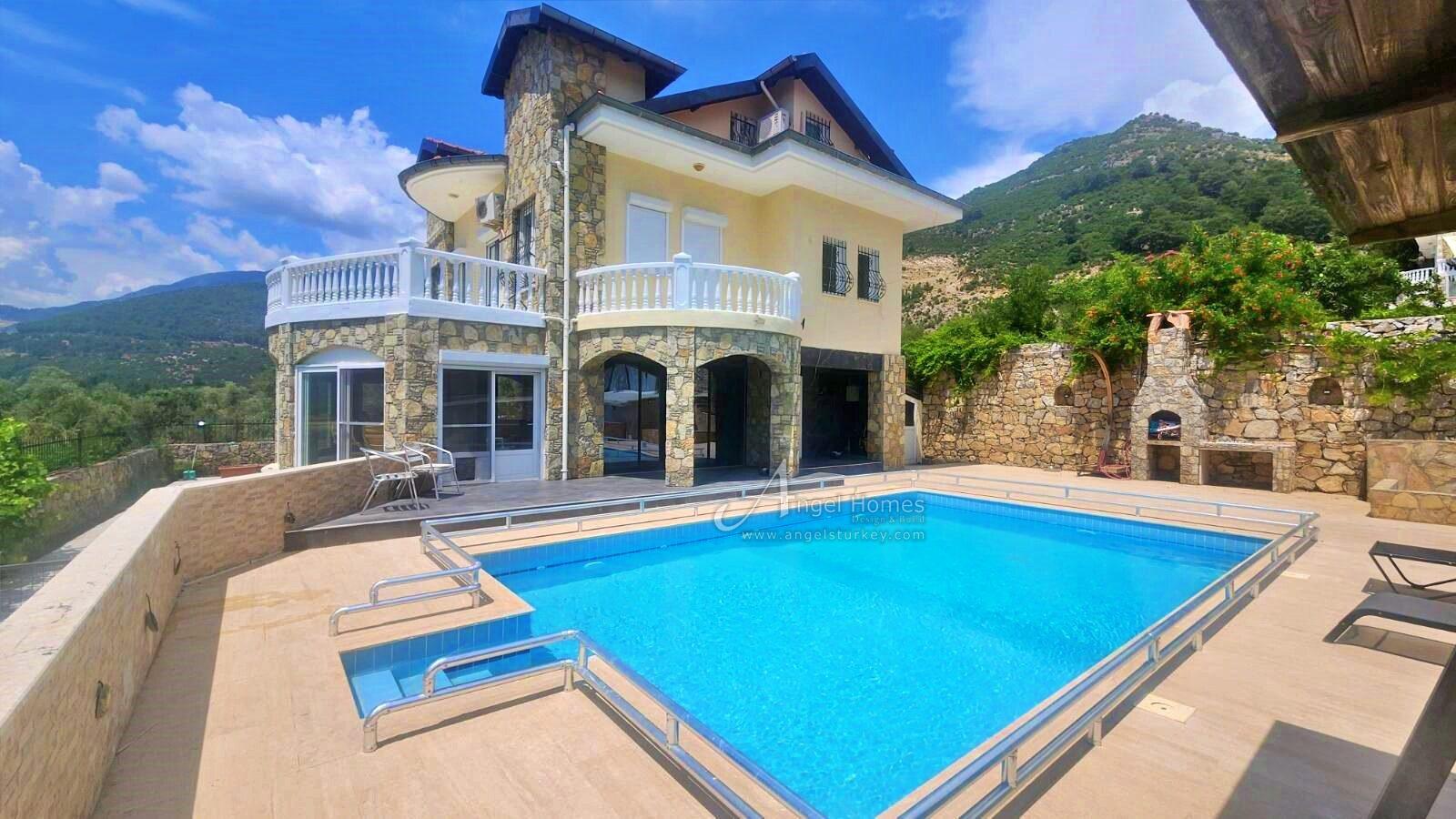 villa in Uzumlu for sale